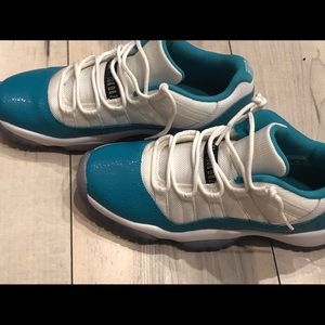 Jordan retro 11 teal snakeskin
